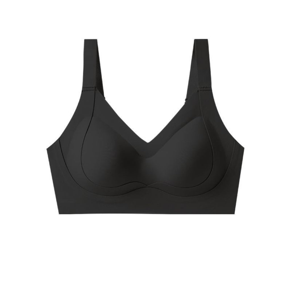 Ucharm bras' plus size sports bra in black, offering strong support, full coverage, and wide straps for optimal comfort.