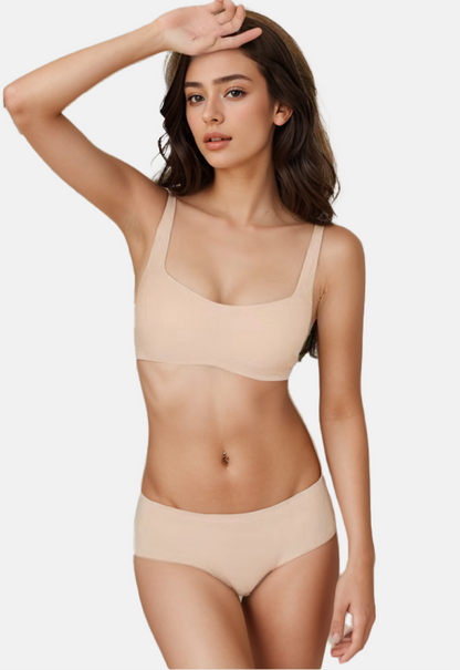 a women wearing a square-neck seamless bra with fixed molded cup and a mid-waist seamless underwear from ucharm store