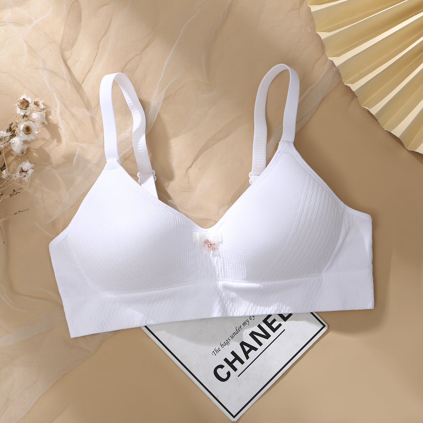 Ivory soft-fit bra with 3D cups for a perfect fit, ensuring breathable comfort all day long.